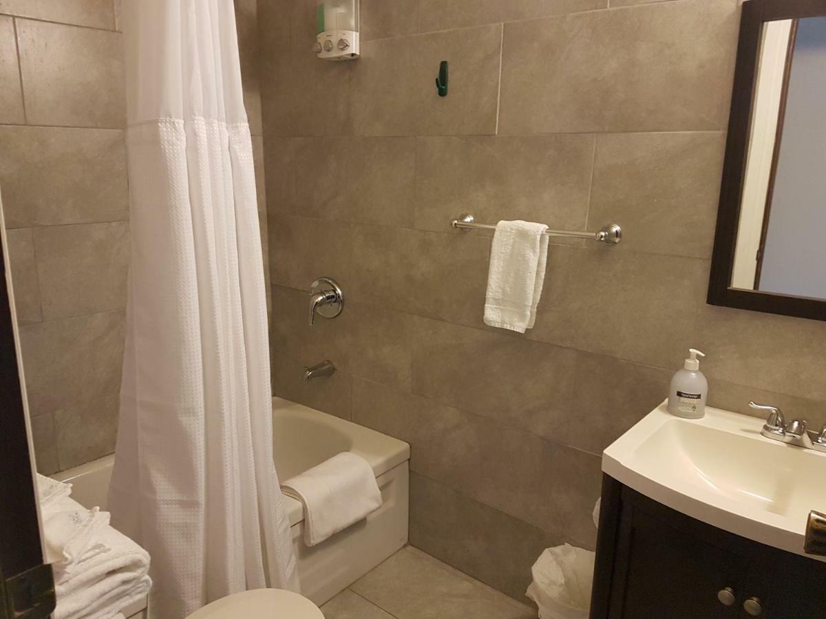Indoor Comfort In An Outdoor Paradise Sleeps 4- 5 Min To Golf & Ski Apartment Kimberley Luaran gambar